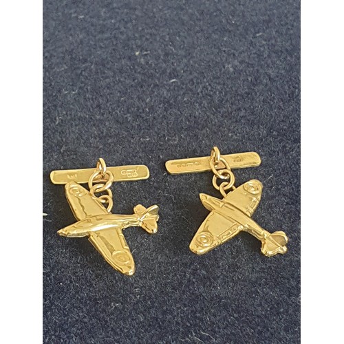 8 - 9ct Gold Gentlemans Spitfire Cuff Links. 2.65grams.