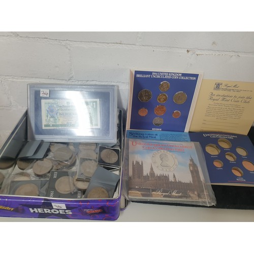 34 - Selection Of Assorted Crowns and 3 Sets Mint Coins With Sealed European Community 1992 £1 Note