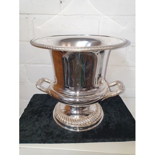 238 - Super Quality Plated Ice Bucket Trophy York Races BBC Radio York Handicap Makers Barker Ellis