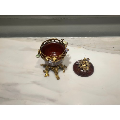 78 - A fine ormolu and scarlet Japanese lacquer potpourri bowl and cover on an ormolu stand of six feet. ... 