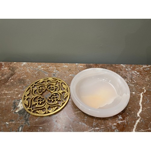 80 - A polished pale rose hardstone bowl and decorative gilt-brass cast cover. Condylis CollectionDi... 