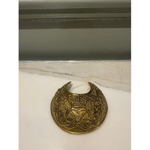 79 - King's German Legion officer's gorget. Peninsula War period in full gilt. Worn for short period, inc... 