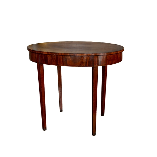 43 - To be sold without reserveProperty of a LadyEarly 19th CenturyA mahogany oval occasional table, with... 