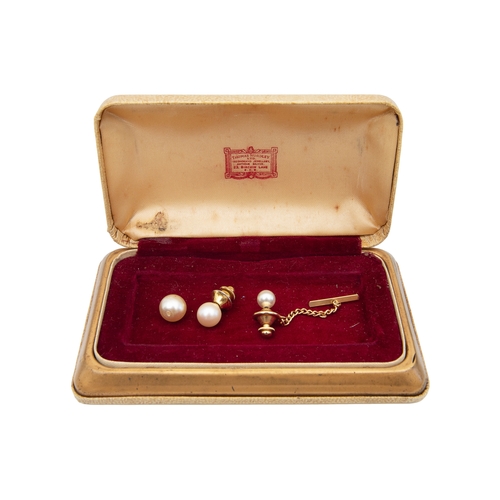 114 - To be sold without reserveProperty of a LadyA collection of pearl jewellery, to include:[a] 2 natura... 