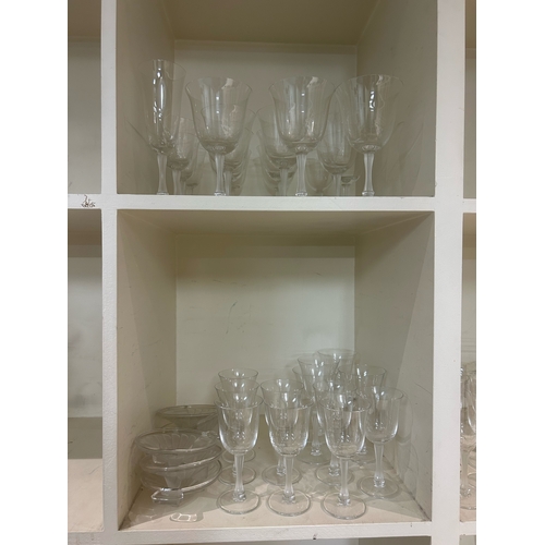 465 - To be sold without reserveProperty of a LadyLalique, a set of assorted glassesC.1980sDimensions:Vari... 