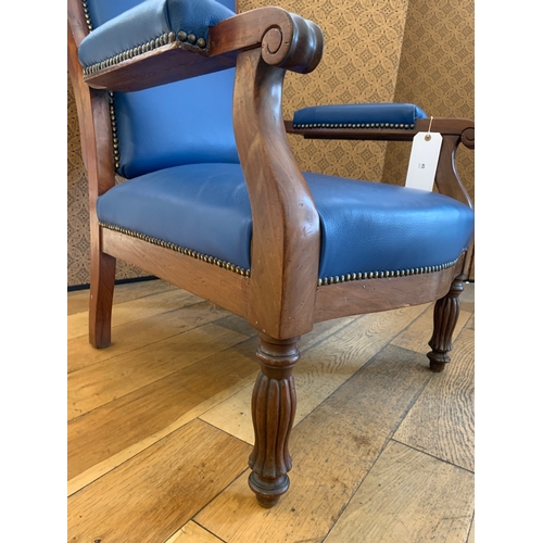 45 - To be sold without reserveProperty of a gentlemanEnglish19th CenturyA gentleman's armchairBlue leath... 