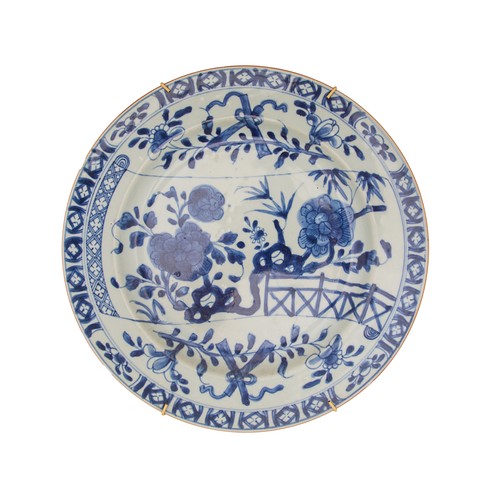 461 - Fourteen blue and white Chinese export platesSeveral with collectors' labels to the undersideDimensi... 