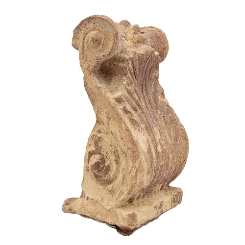 478 - AntiqueA terracotta acanthus leaf-shaped pedimentDimensions:10.5 in. (H) x 6 in. (W) x 4 in. (D)... 