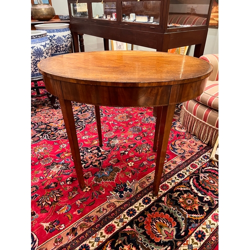 256 - Early 19th CenturyA mahogany oval occasional table, with chequered inlayTo be sold without reservePr... 