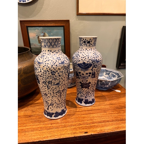 466 - To be sold without reserve Property of a GentlemanChina20th CenturyA pair of blue and white vasesOne... 