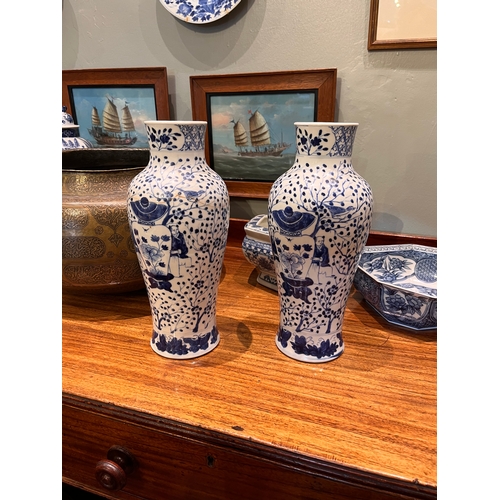 466 - To be sold without reserve Property of a GentlemanChina20th CenturyA pair of blue and white vasesOne... 