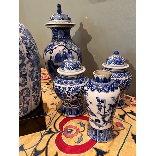 458 - Six blue and white Oriental export porcelain urnsDimensions:Varying in size from 21 in. (H) to 13 in... 