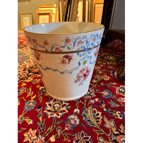 485 - 20th CenturyA large ceramic planterDecorated with painted floral motifsTo be sold without reservePro... 