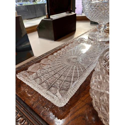 498 - To be sold without reserveProperty of a Lady20th CenturyA large crystal bowl and rectangular trayDim... 