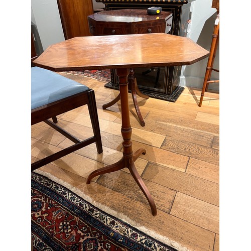 200 - English, Early 19th CenturyA satinwood octagonal tilt-top side table on three splayed legs and centr... 