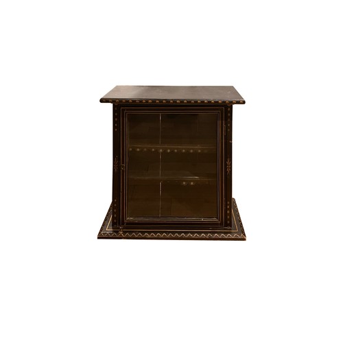 178 - 19th/20th CenturyA small Chinoiserie glazed cabinetTo be sold without reserveDimensions:29 in. (H) x... 