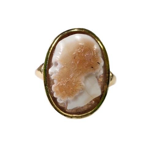 49 - A fine 18th Century cameo in three colour layersPortrait of Socrates set in an antique gold ringThe ... 