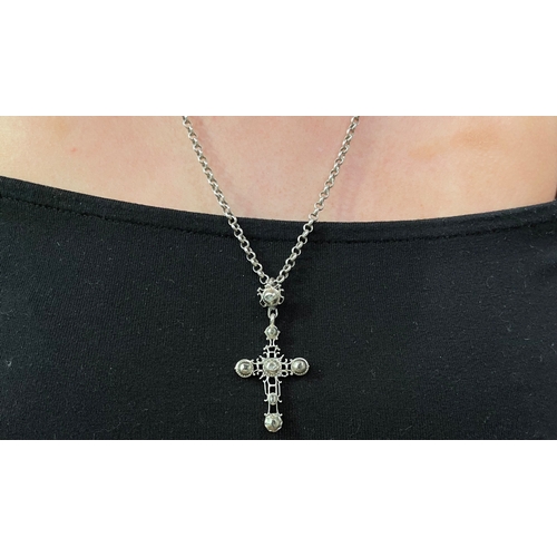 87 - EuropeanCirca 1780An antique Iberian silver and rose cut diamond cross pendant on chainDimensions:Cr... 