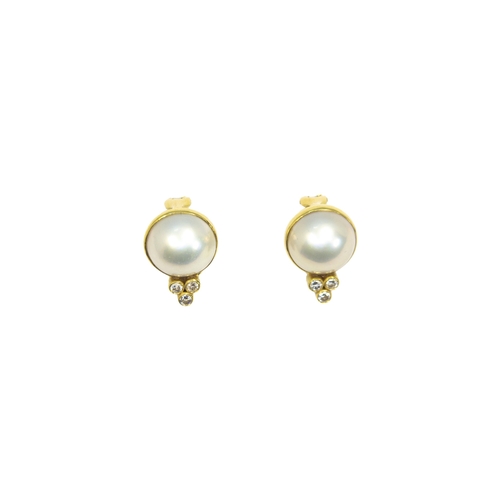 155 - BritishCirca 1980A pair of diamond, mabe pearl and 18 carat yellow gold clip earringsWeight: Approx.... 