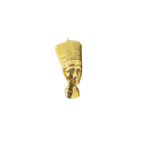 157 - ContinentalCirca 1970An 18 carat gold Nefertiti pendantWeight: Approx. 8.2 grams... 