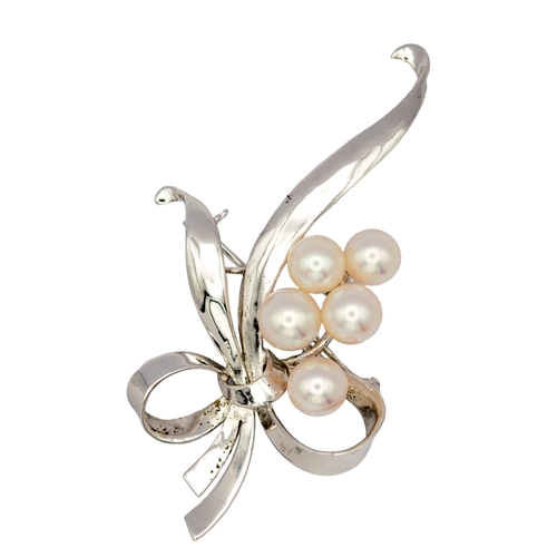 53 - MikimotoJapaneseCirca 1960A silver and cultured pearl spray broochWeight: Approx. 7.44 gramsDimensio... 