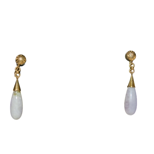 49 - AmericanCirca 1930A pair of lavender coloured jadeite pipkin drop and 14 carat gold earringsAnd a la... 