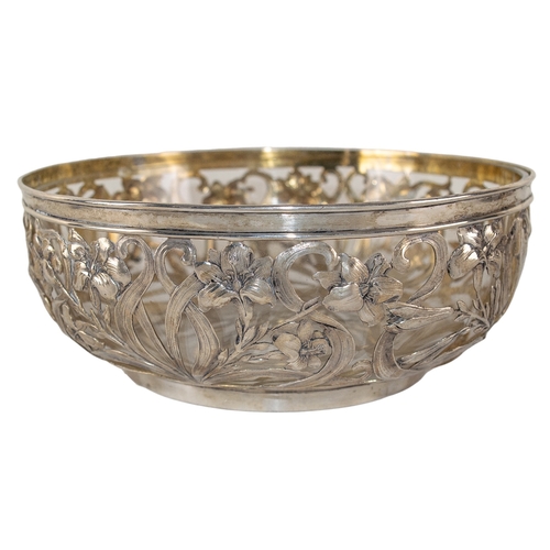 497A - Art NouveauA silver bowlDimensions:9 in. (D)