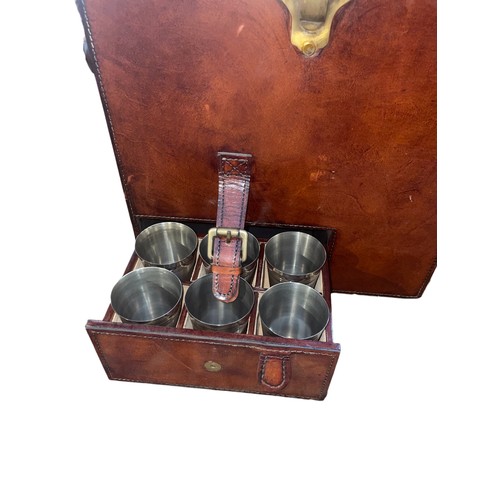 124A - 19th Century, Brown leather drinks case, for shooting.Includes wine cooler, cups and leather handle ... 