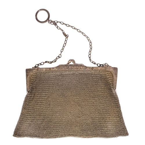 73 - ContinentalCirca 1910A sterling silver mesh evening bagWeight: Approx. 213 grams... 