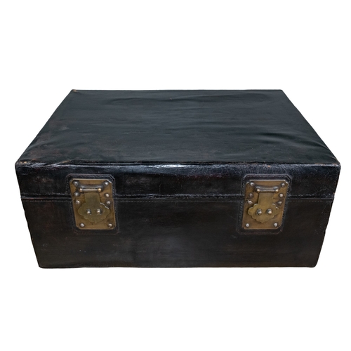 641A - Chinese antique black lacquer trunk with one handle