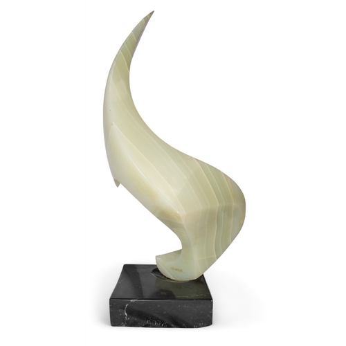 177 - Leonardo Nierman (1932 - 2023)A modern onyx and marble sculptureSigned to baseDimensions:25 in. (H)... 