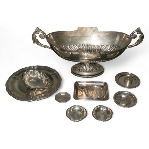 186 - Italian20th CenturyA group of twelve silver itemsTo include a large silver bowl and a small pill pot... 