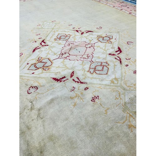 275 - 19th centuryA large Oushak carpetDimensions:540 cm x 400 cm