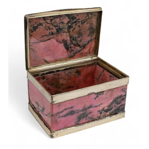 383 - 19th Century, A small rhodonite casket with silver edgesHallmarked Birmingham, 1832Dimensions: 1.75 ... 