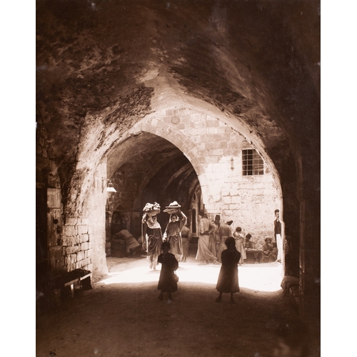 633 - A collection of 10 photographs of Jerusalem in the 1920s