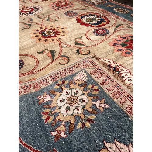 327 - Circa 1980An Agra carpetDimensions:504 cm (L) x 360 cm (W)