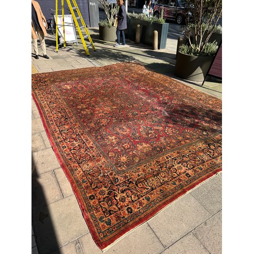 288 - A large Sarough carpetDimensions:477 cm (L) x 340 cm. (W)