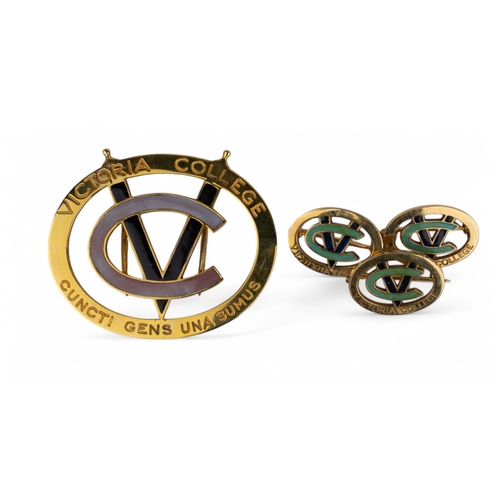 142 - x4 pin badges for Victoria College in 9 carat goldProperty of a noblemanApprox weight: 38.73g... 