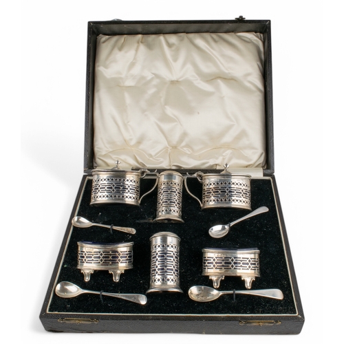 197 - Sterling silverA 6-piece pierced condiment set, in presentation box