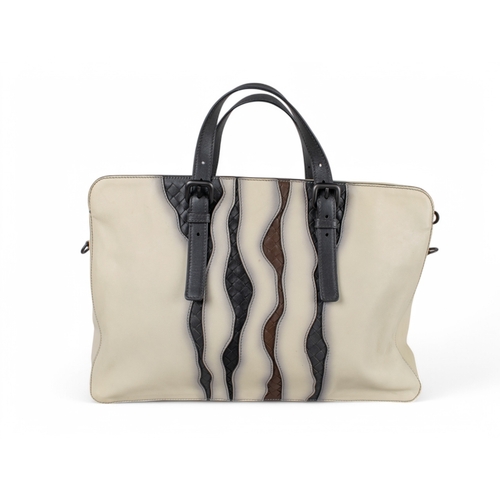 210 - Bottega VenetaA white leather satchel bag with black and brown weave detailing