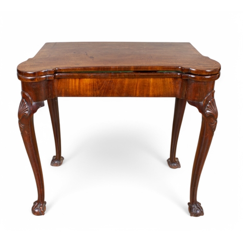 328 - GeorgianA fine mahogany games tableFrom the Fane CollectionDimensions:... 