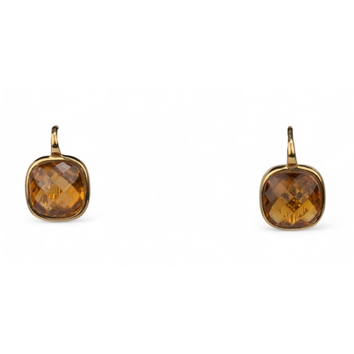 2 - A pair of 18k gold and faceted Madeira citrine earrings and ring, circa 1990.The cushion-shaped rose... 