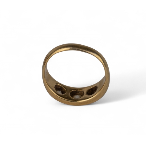 26 - Victorian, A diamond and 18 ct. yellow gold gypsy-set ringHallmarked London, 1861.Finger size: PTota... 