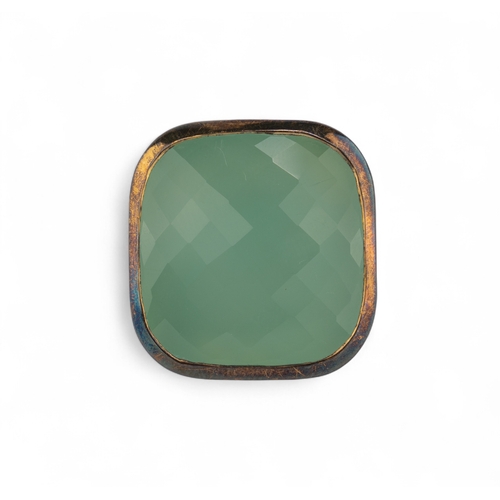 34 - Two green agate and silver-gilt dress rings, signed MestizaFinger size: L and N