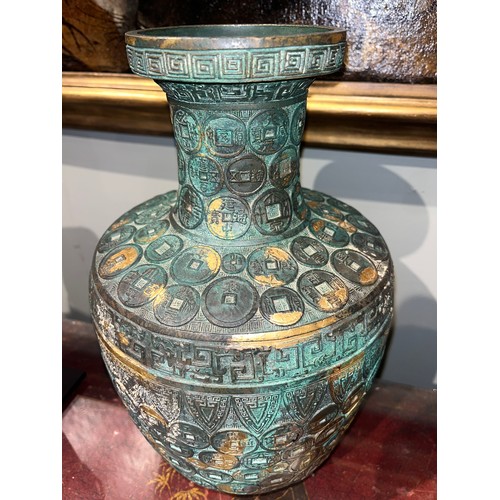 420 - Chinese, Qianlong mark and period (1735-1796)An important Imperial bronze and gilt vaseOf baluster f... 