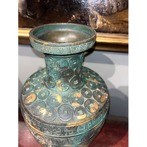 420 - Chinese, Qianlong mark and period (1735-1796)An important Imperial bronze and gilt vaseOf baluster f... 