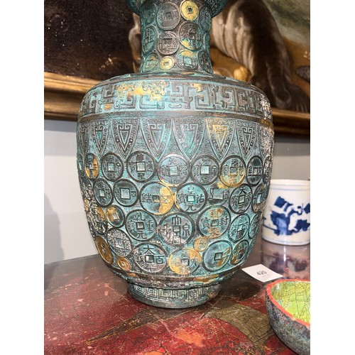 420 - Chinese, Qianlong mark and period (1735-1796)An important Imperial bronze and gilt vaseOf baluster f... 
