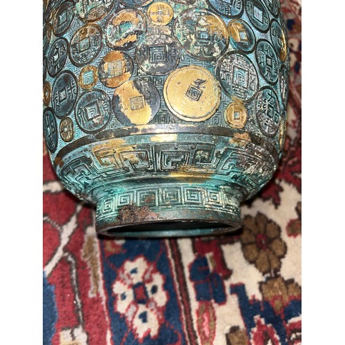 420 - Chinese, Qianlong mark and period (1735-1796)An important Imperial bronze and gilt vaseOf baluster f... 