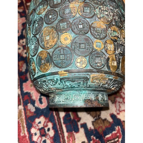 420 - Chinese, Qianlong mark and period (1735-1796)An important Imperial bronze and gilt vaseOf baluster f... 