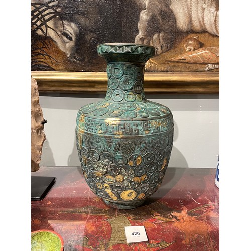 420 - Chinese, Qianlong mark and period (1735-1796)An important Imperial bronze and gilt vaseOf baluster f... 